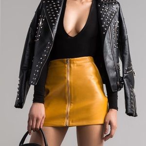 Never worn Akira mustard mini skirt